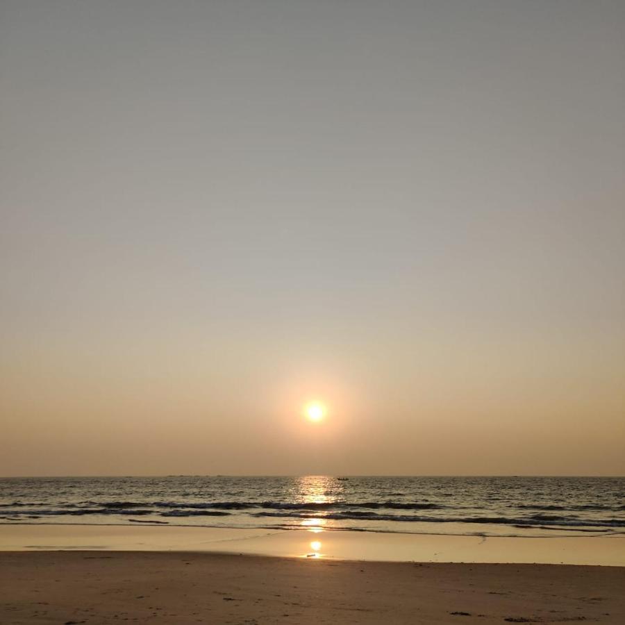 His Grace Sea View Cottages - Private Beach At Malpe أودوبي المظهر الخارجي الصورة