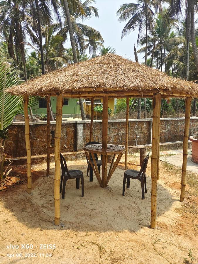 His Grace Sea View Cottages - Private Beach At Malpe أودوبي المظهر الخارجي الصورة